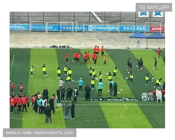 足球联赛完善俱乐部青训的评估与资金支持体系，足球俱乐部青训总结与计划